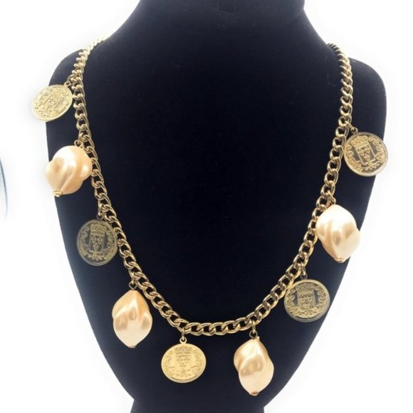 Jewelry - Vintage Charm Necklace